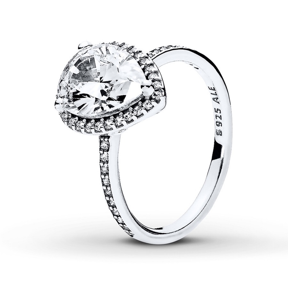 Sparkling Teardrop Ring